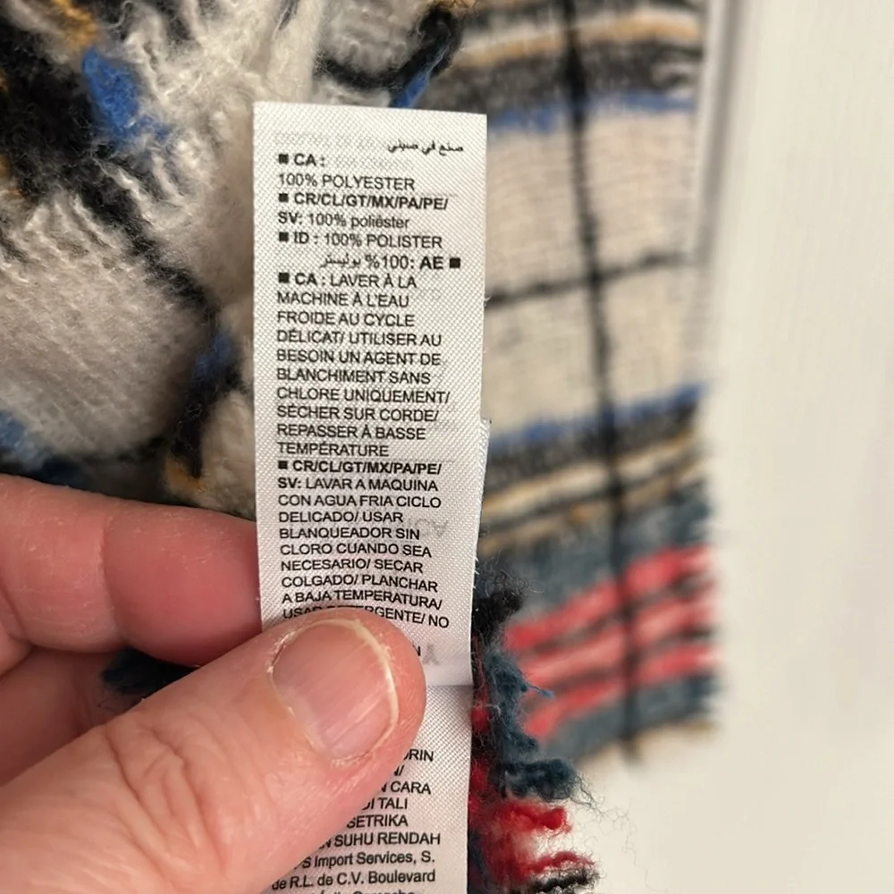 Old Navy Red White Black Plaid Flannel Scarf Soft Cozy Fringed Edges Polyester